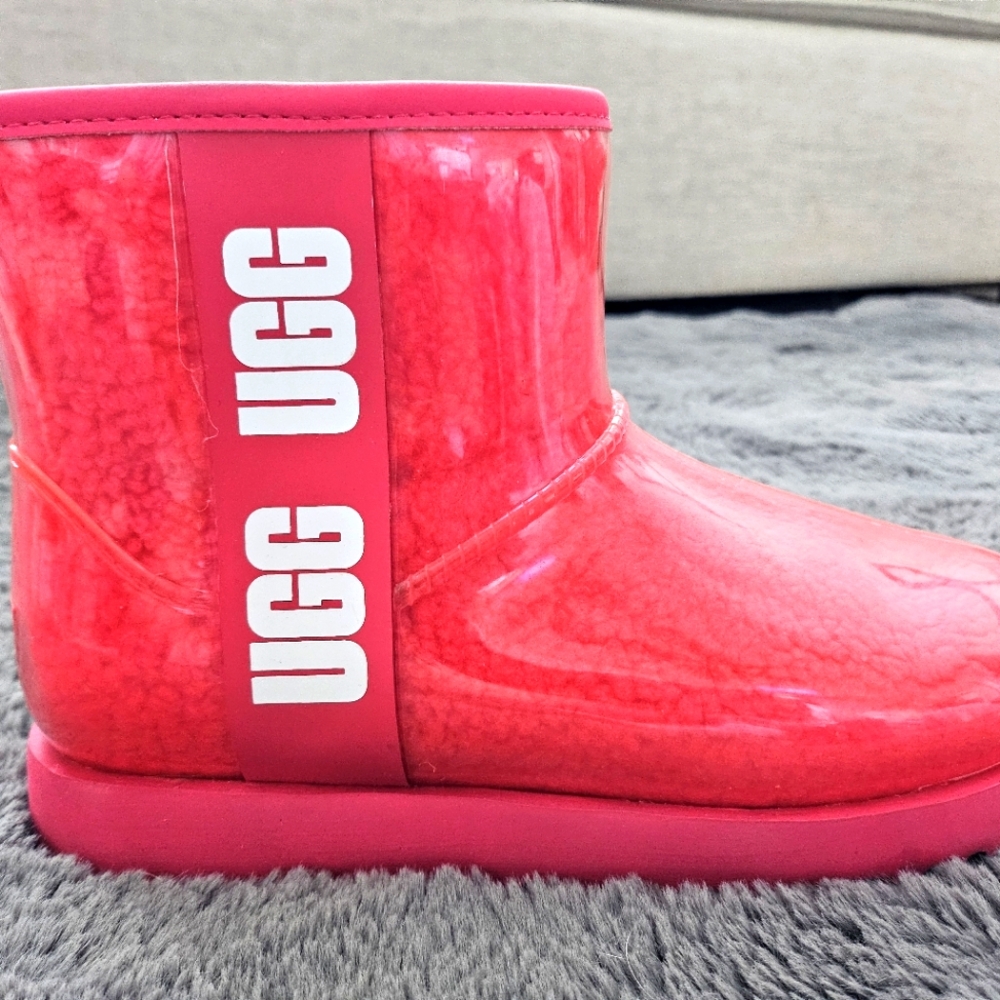 Ugg Classic Mini Boots - Picture 4 of 8
